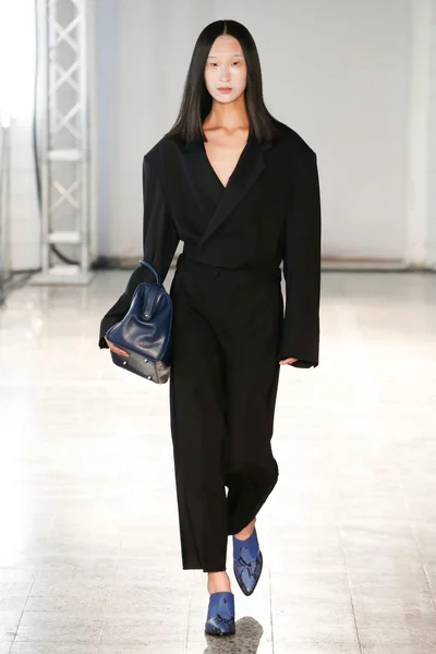 Look 13